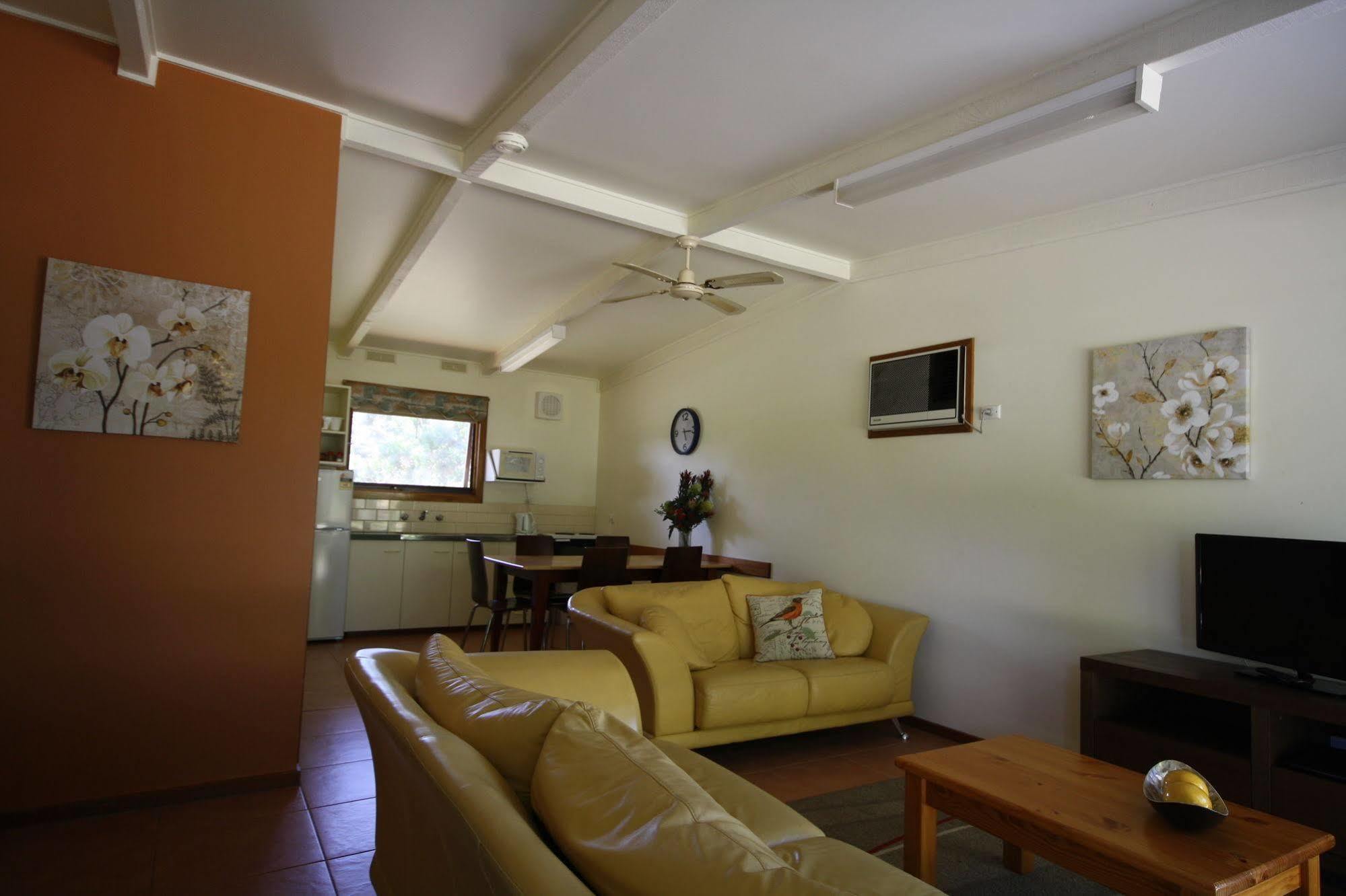 Halls Haven Units 3* Halls Gap