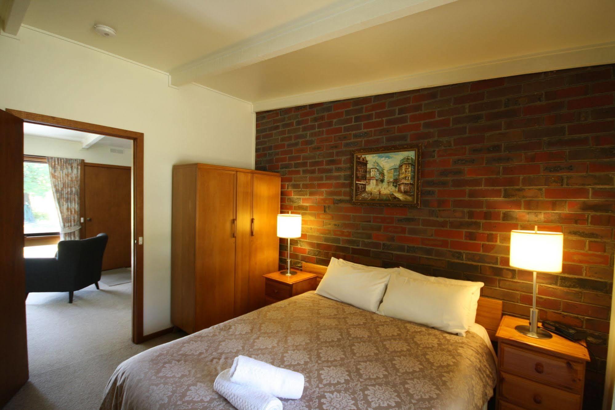Halls Haven Units Resort